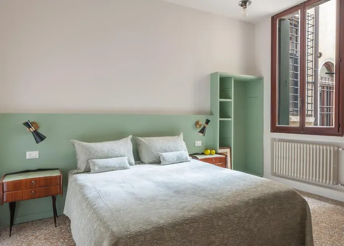 Sant'angelo Canal View Apartamento *